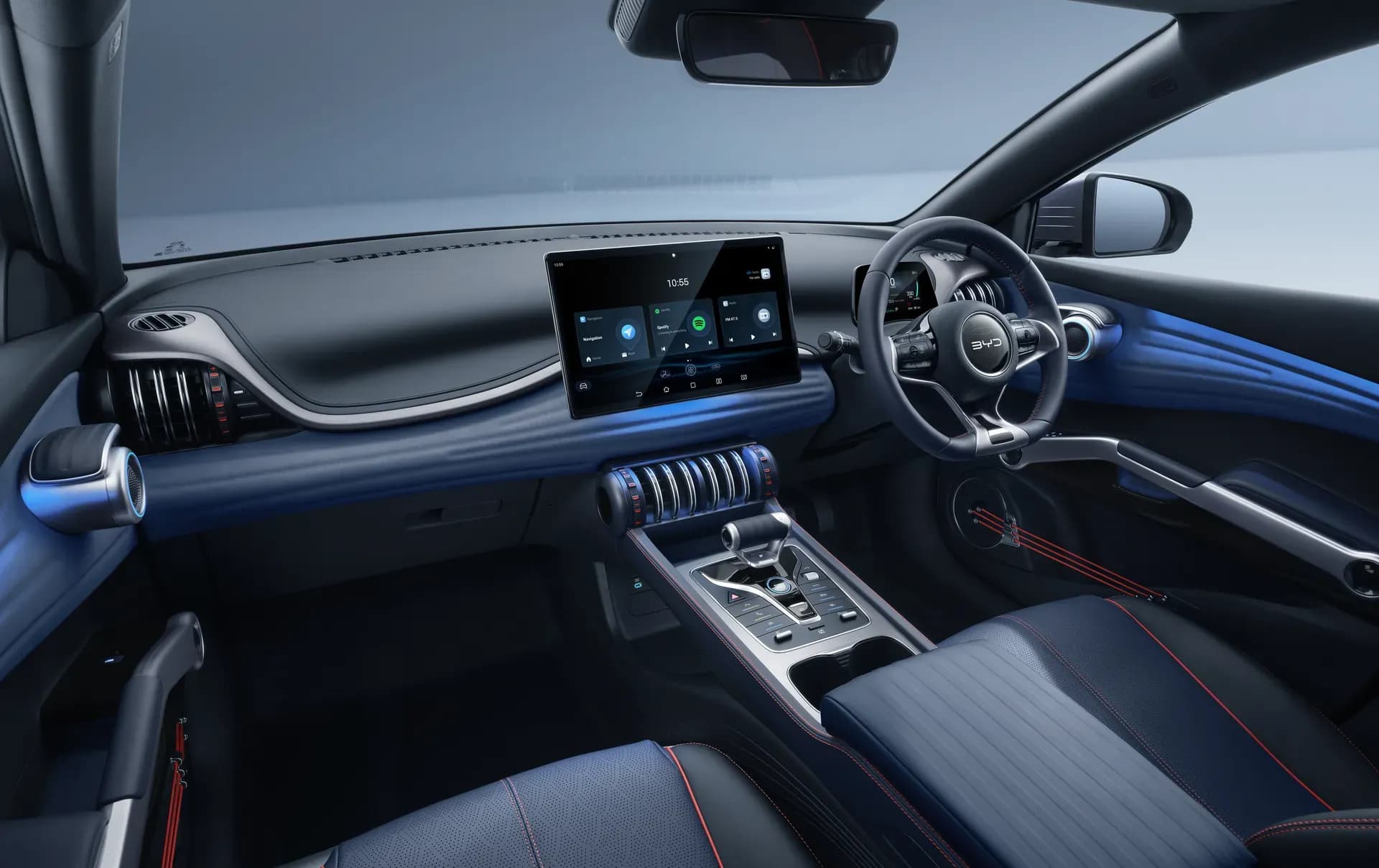 Dasbor dan konsol tengah BYD ATTO 3 dilihat dari sisi penumpang